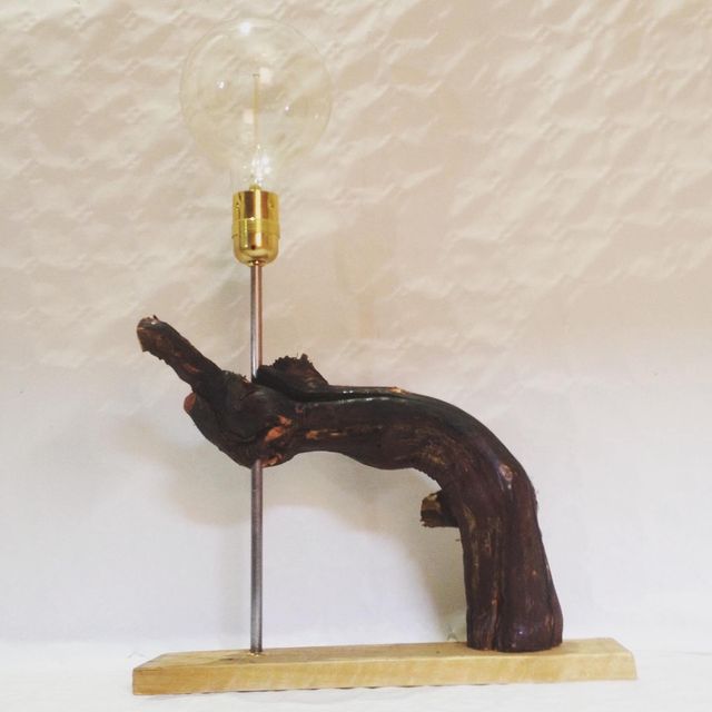 Lámpara escultura rama vid