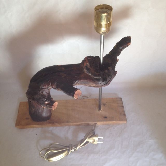 Lámpara escultura rama vid