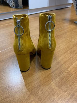Botines Amarillos Marypaz de segunda mano por 10 EUR en Barcelona en  WALLAPOP