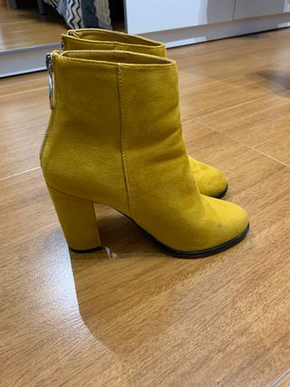 Botines Amarillos Marypaz de segunda mano por 10 EUR en Barcelona en  WALLAPOP