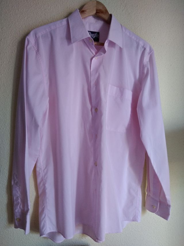 camisa rosa claro de hombre