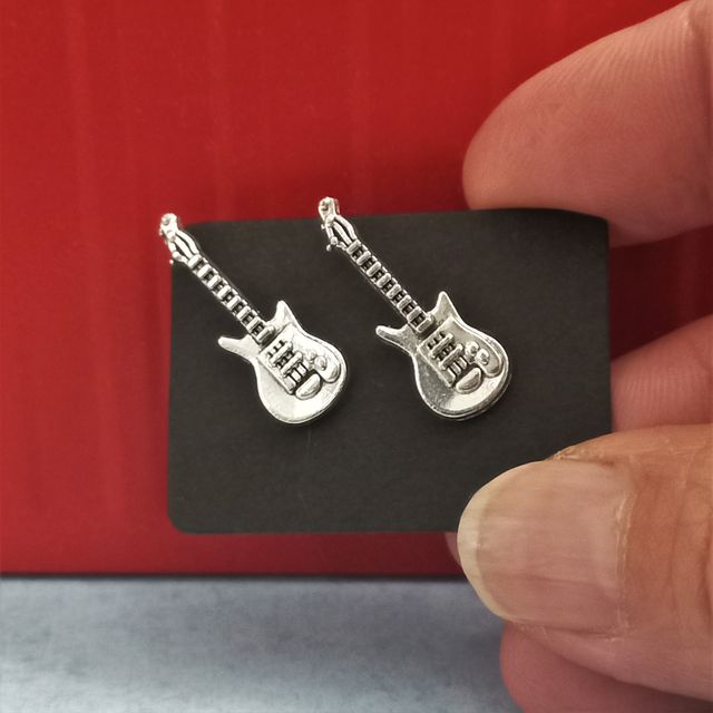 Pendientes de mini guitarra eléctrica de metal