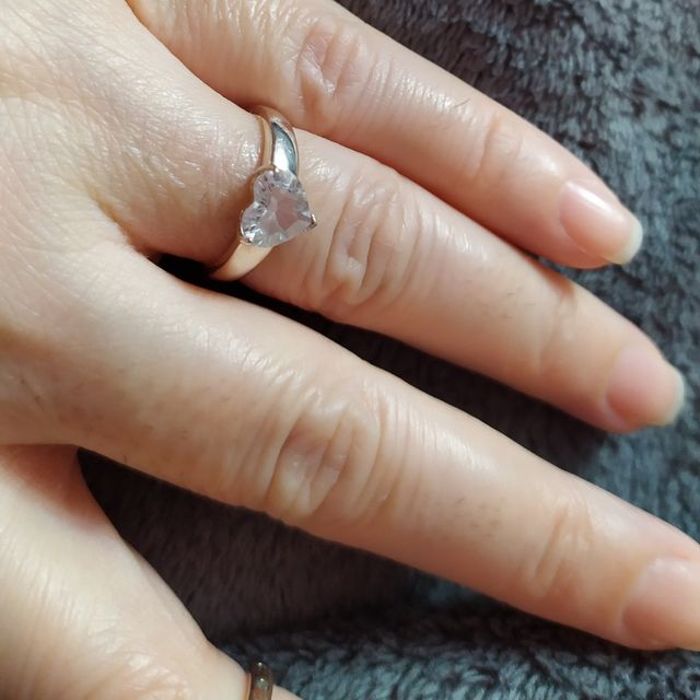 ANILLO DE PLATA DE LEY 925 CON CIRCONITAS CORAZÓN