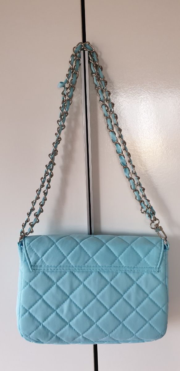 Bolso acolchado azul turquesa