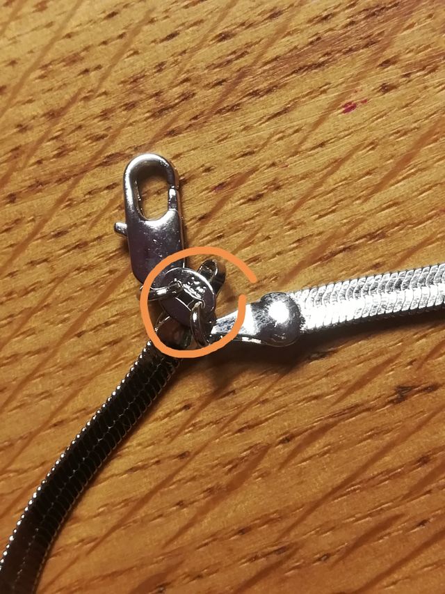 Colgante lengua serpiente nuevo