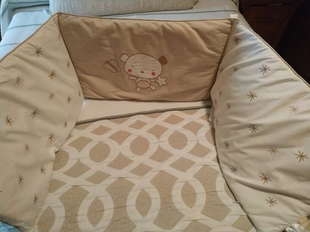 chichoneras y edredón cuna