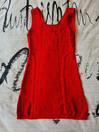 Vestido ajustado rojo de Forever 21 de segunda mano por 2 EUR en Palencia  en WALLAPOP