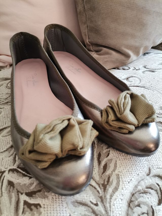 Manoletina verde oliva.