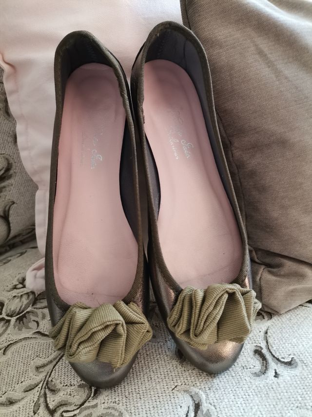 Manoletina verde oliva.