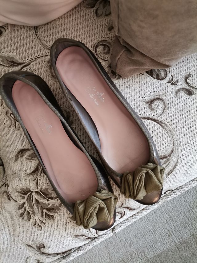 Manoletina verde oliva.