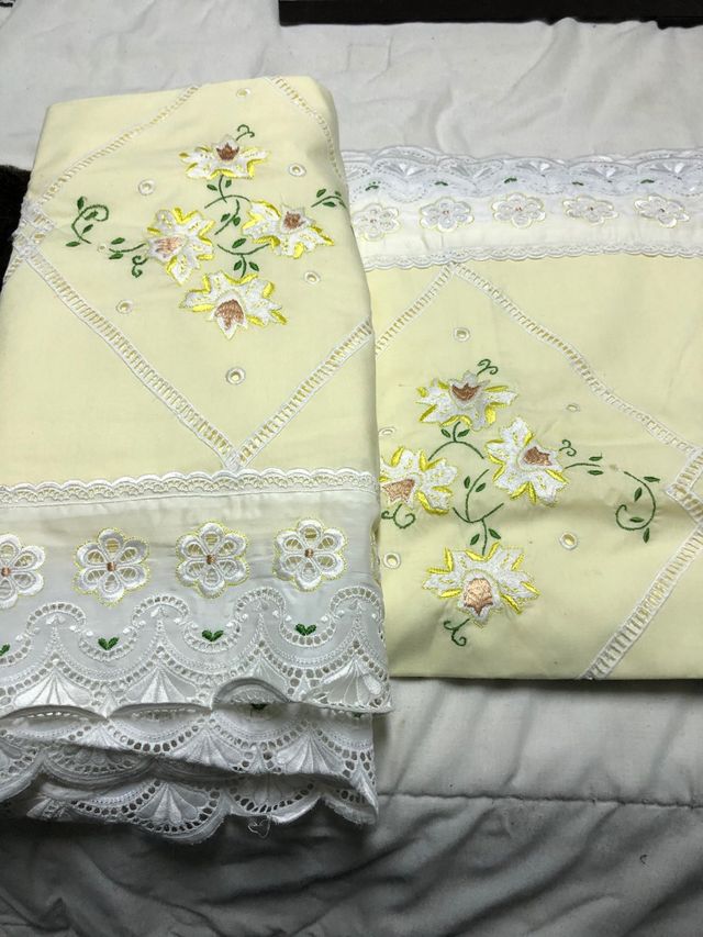 Sábanas bordadas por mi 25 euros la unidad