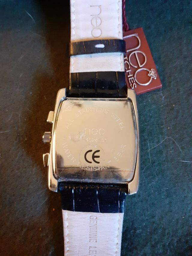 reloj NEO