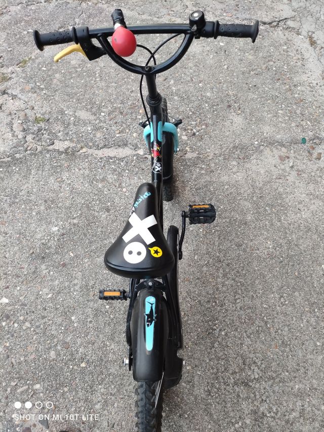 Bicicleta infantil Btwin. Decathlon. 16 pulgadas.