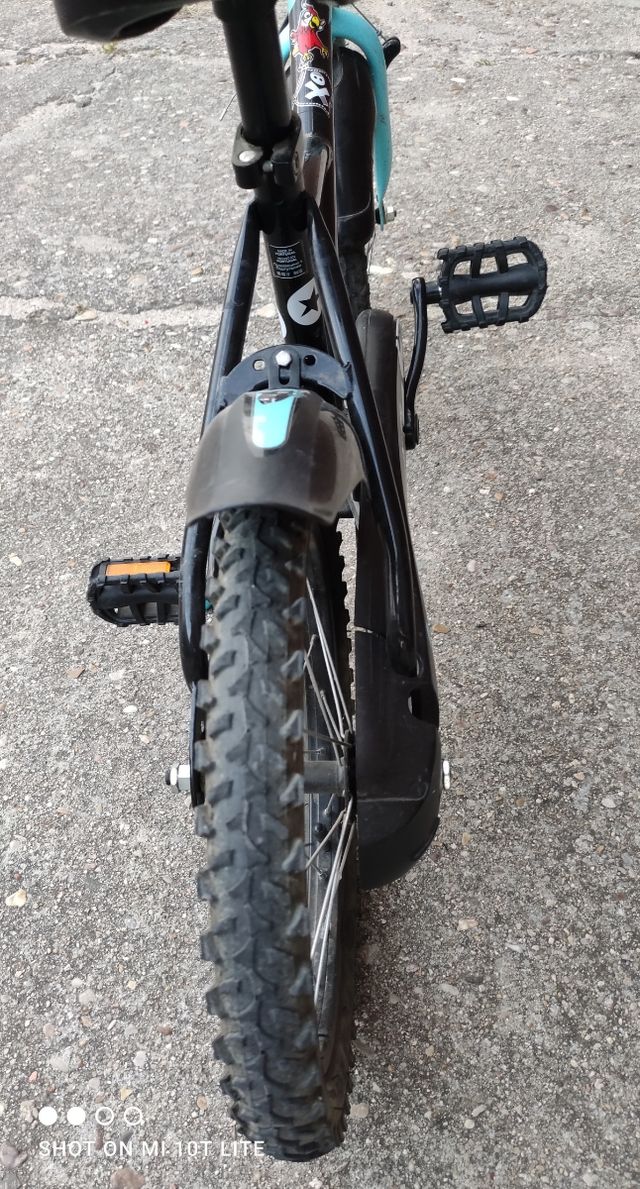 Bicicleta infantil Btwin. Decathlon. 16 pulgadas.