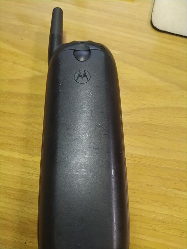 Teléfono antiguo Motorola de Amena
