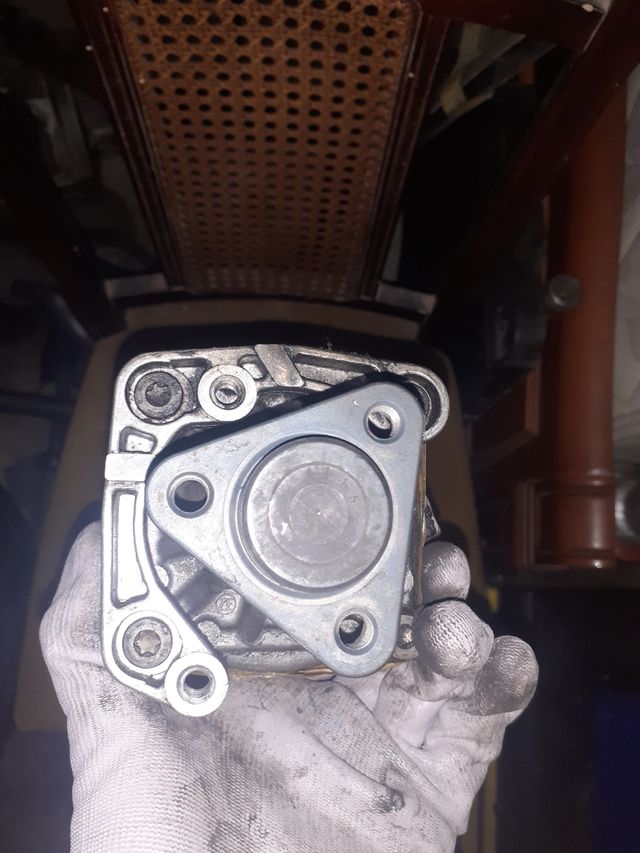 BOMBA DIRECCIÓN (OMEGA II 2.5 TD) 