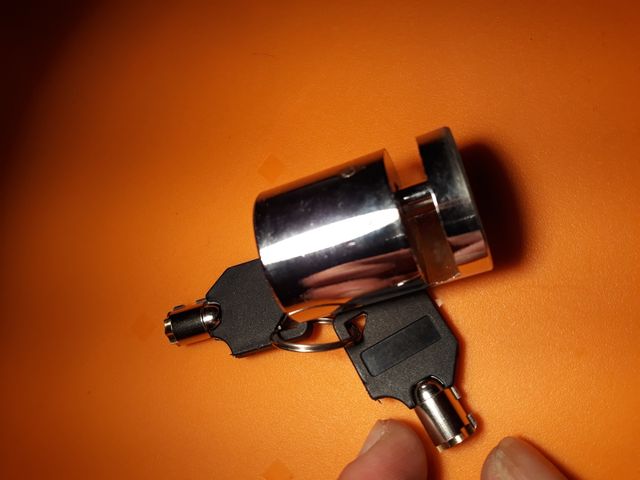 CANDADO DE ACERO CEMENTADO SUPER PEQUEÑO 