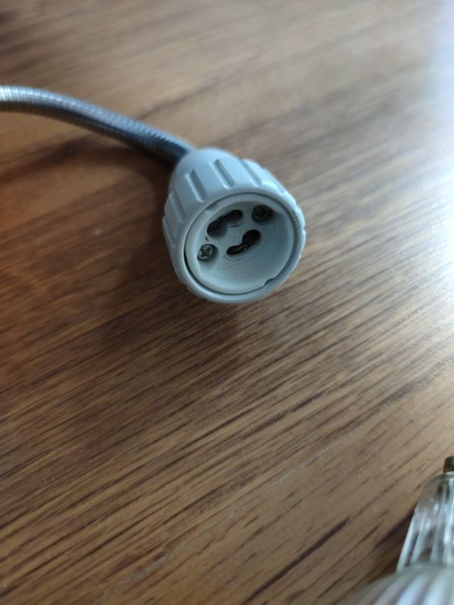 Lampada con tubo flessibile