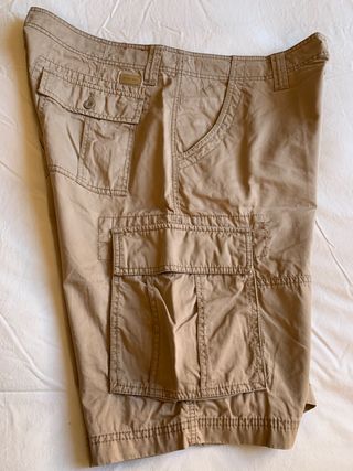 Bermuda hombre Emidio Tucci de segunda mano por 12 EUR en Salamanca en  WALLAPOP