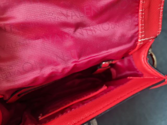 Bolso bandolera de color rojo