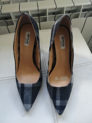 Tacones Fórmula Joven de segunda mano por 7,99 EUR en Móstoles en WALLAPOP