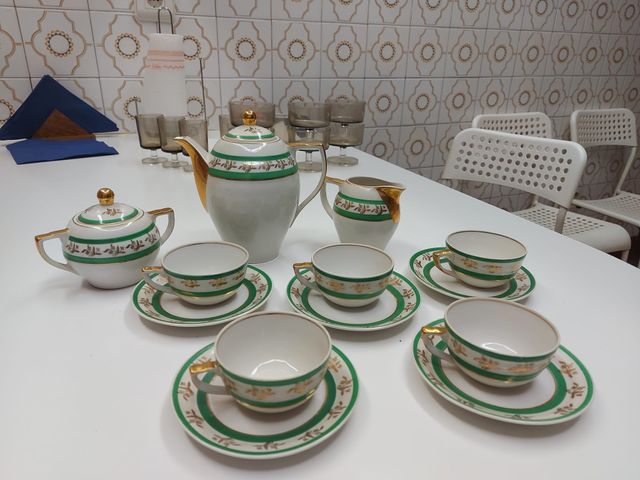 Juego café porcelana-cerámica.