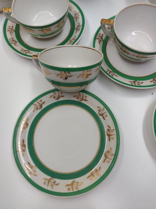 Juego café porcelana-cerámica.