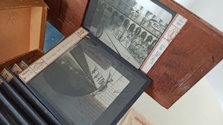 Antigua linterna mágica 1890 con cristales Louvre