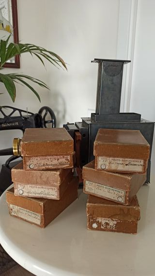 Antigua linterna mágica 1890 con cristales Louvre