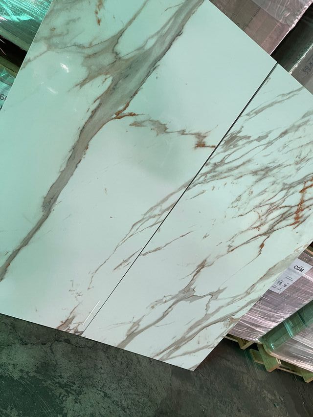 Porcelanico calacatta Gold 60x120cm 1º calidad