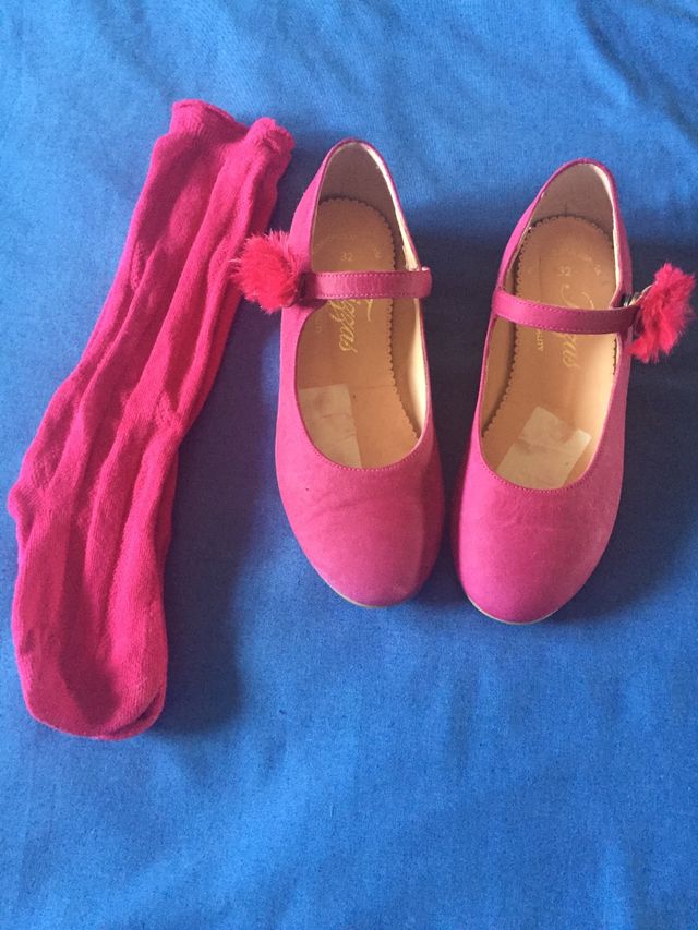 Zapatos talla 32 marca Tizzas con calcetines