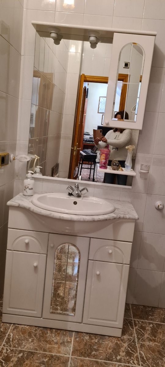 Mueble baño con espejo de segunda mano por 50 € en Seseña en WALLAPOP
