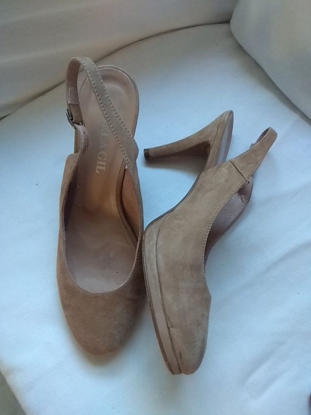 TRACOLLA IN PELLE SCAMOSCIATA CON TACCO ALTO IN BEIGE N. 40/41.