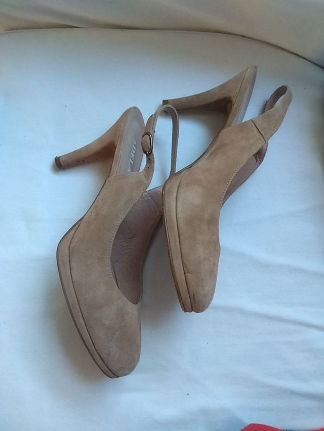 TRACOLLA IN PELLE SCAMOSCIATA CON TACCO ALTO IN BEIGE N. 40/41.