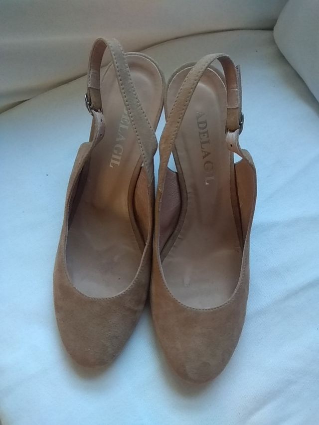 TRACOLLA IN PELLE SCAMOSCIATA CON TACCO ALTO IN BEIGE N. 40/41.