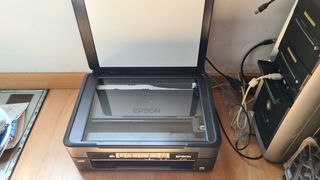 Impresora escaner Epson xp-225 con WiFi de segunda mano por 35 EUR en  Terrassa en WALLAPOP