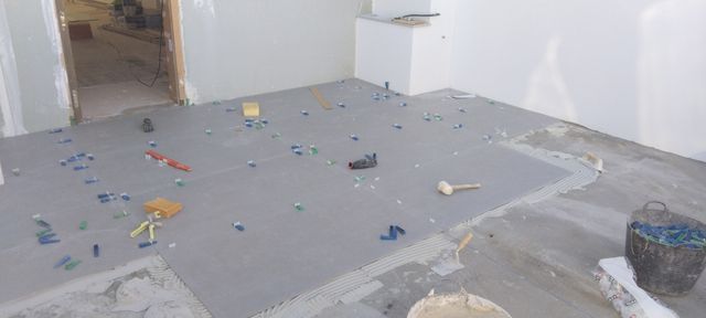 albañil,manitas, chapador, pisero, etc.....