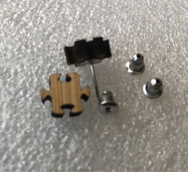 Pendientes de madera . Puzzle