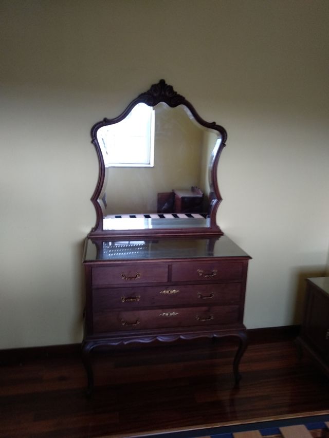 Conjunto dormitorio madera sin armario