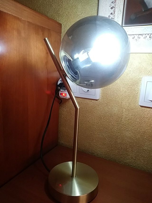 1 lámpara  sobremesa