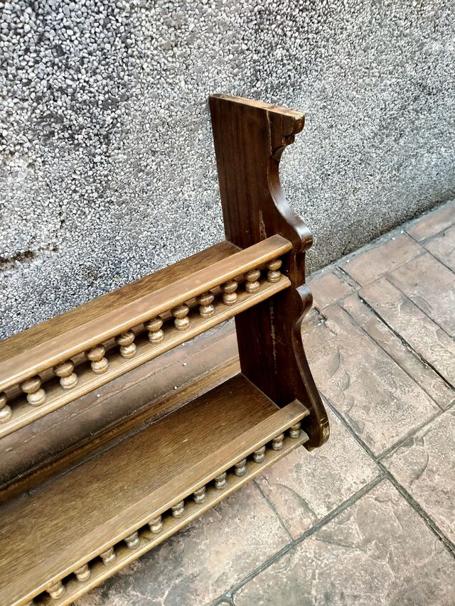 Mueble antiguo colgar de segunda mano por 45 € en León en WALLAPOP