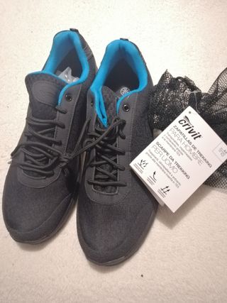 Zapatillas nuevas trekking hombre Lidl de segunda mano por 15 EUR en Málaga  en WALLAPOP