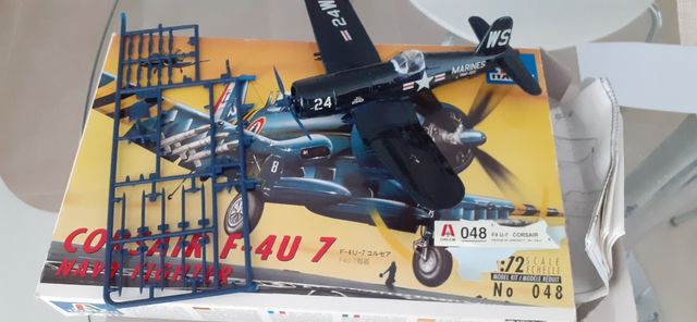 avión corsar 172 italeri