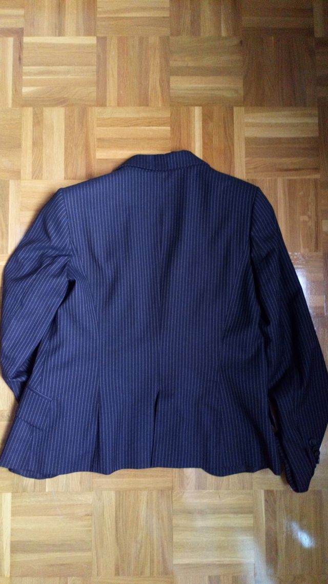 Conjunto chaqueta pantalón de Zara, zapato a juego