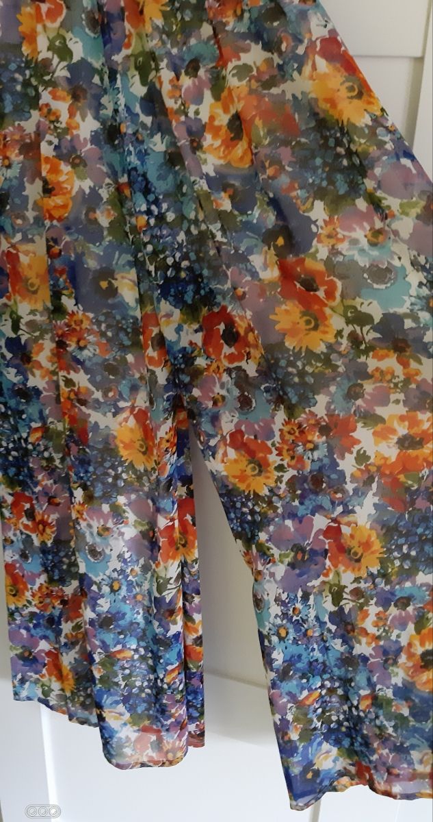 Mono largo pata elefante.