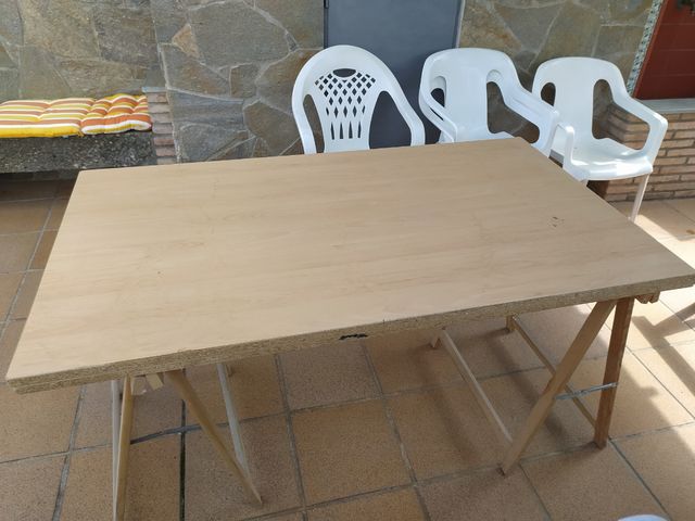 TAULA DE FUSTA DESMUNTABLE