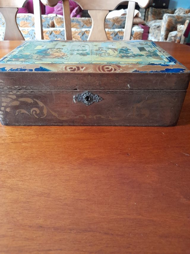 Caja Antigua