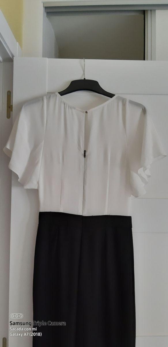 Mono largo pata elefante.