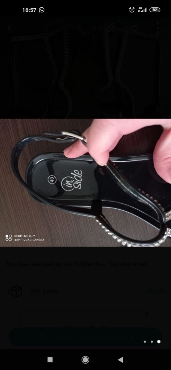 Sandalias negras planas