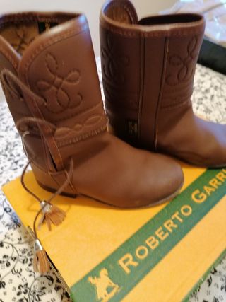 Botos camperos bebé de segunda mano por 20 EUR en Sevilla en WALLAPOP